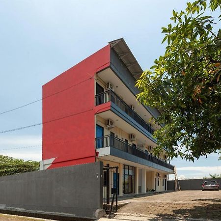 Richmond Guest House Cirebon Redpartner Luaran gambar